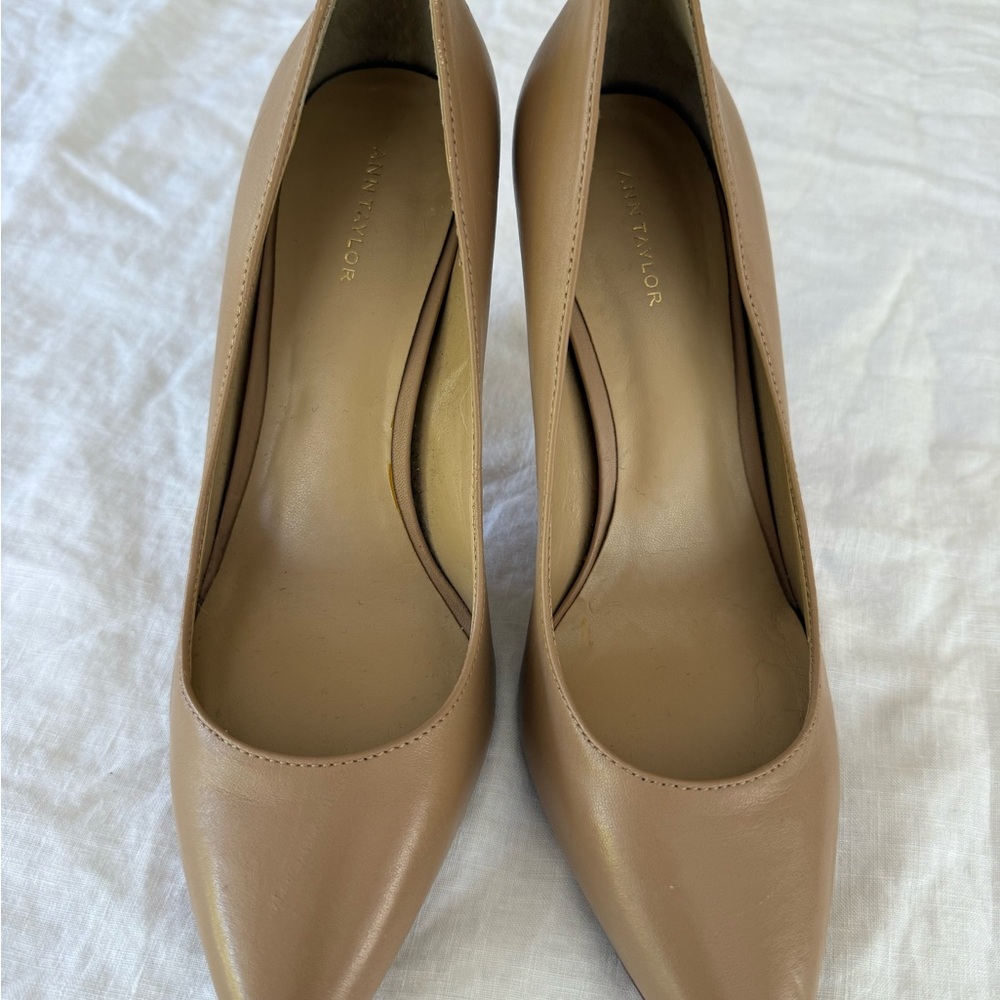 Ann Taylor Women's Tan (Desert Sand) Pumps